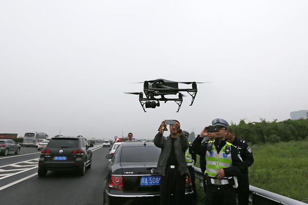 绿色地狱捕获水生生物成就怎么完成